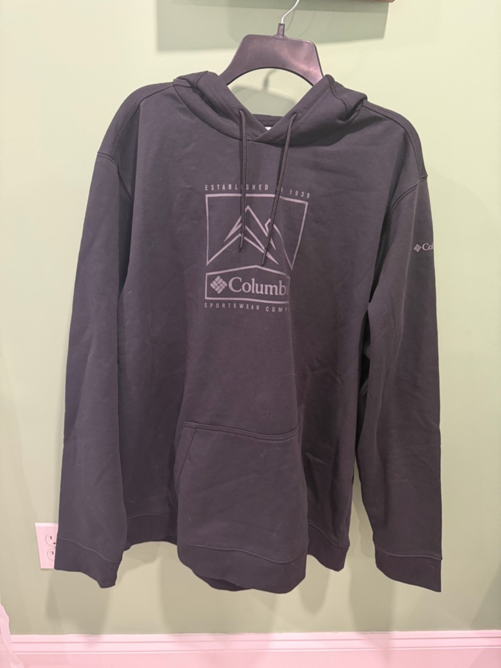 Columbia Men’s Black Logo Pullover Hoodie